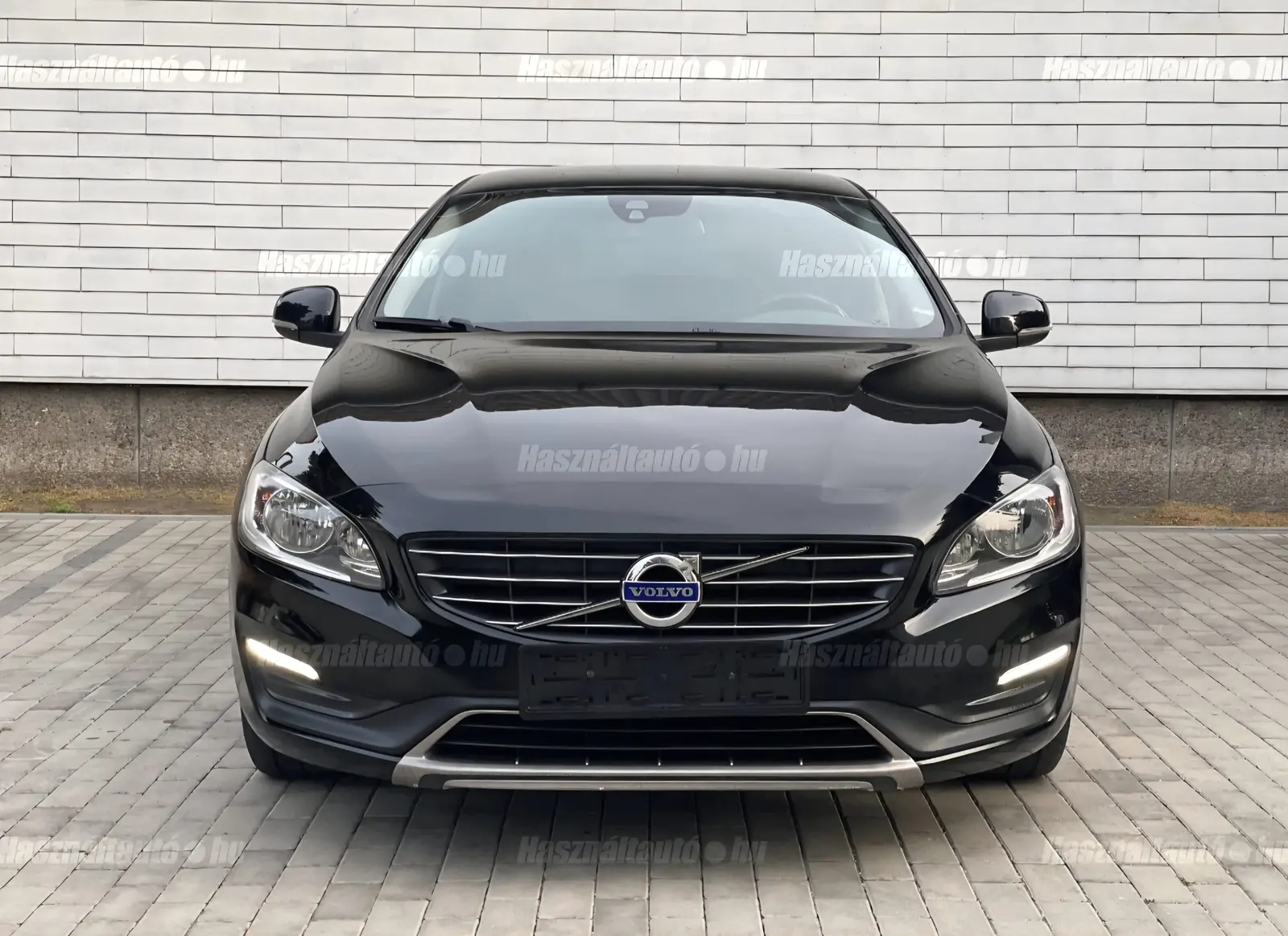 Volvo V60 elöl